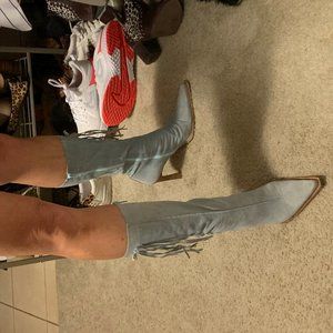 boots= super cool, cowboys